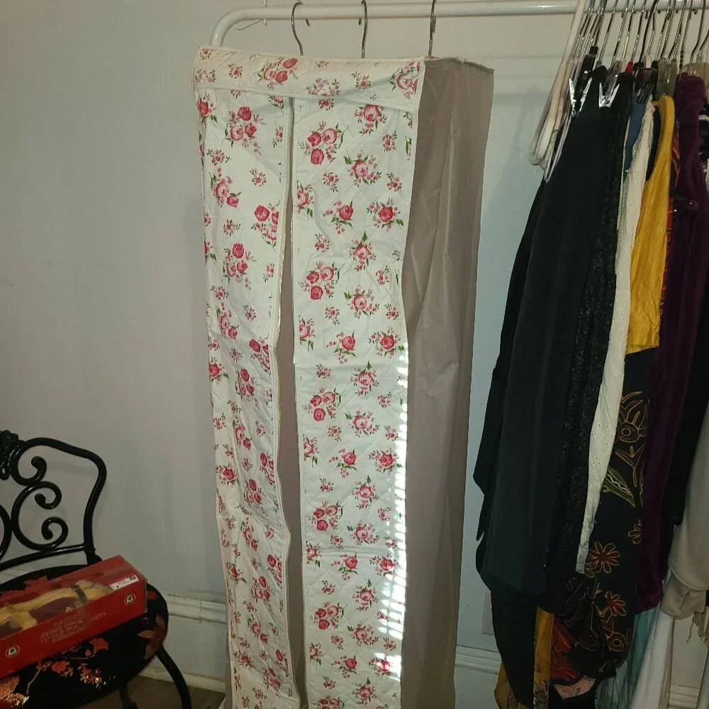 VTG 1950's AIRLITE Quilted Closet Wardrobe Organizer Dresses Pink Shabby Chic
